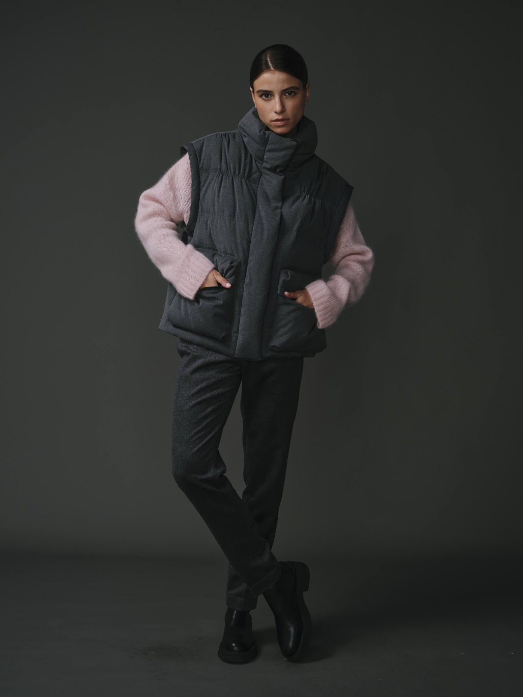 Gilet doudoune pour femme, en polyester et viscose, léger et élégant.