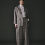 Pantalon taupe pour femme avec détails en strass, tissu 50% polyester et 50% laine, coupe raffinée