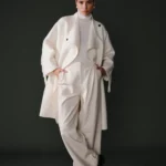 Pantalon écru pour femme en 100% cuir d'agneau, coupe élégante et finition haut de gamme