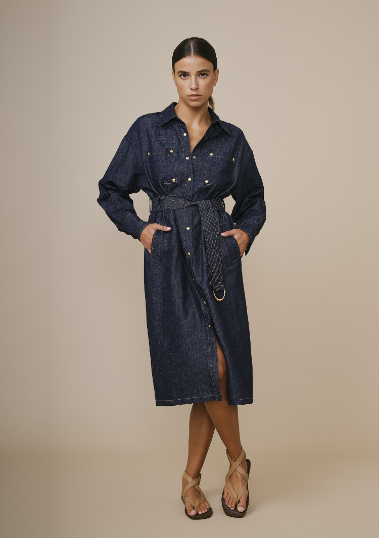 Robe femme bleu jean en lin et coton, fluide et légère.