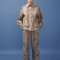 Chemise femme taupe en coton, classique et confortable.