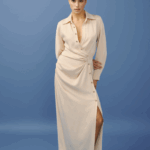 Robe femme fluide en acétate et polyester, élégante et légère.