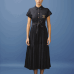 Robe femme en jean foncé, coton mélangé, style décontracté chic.